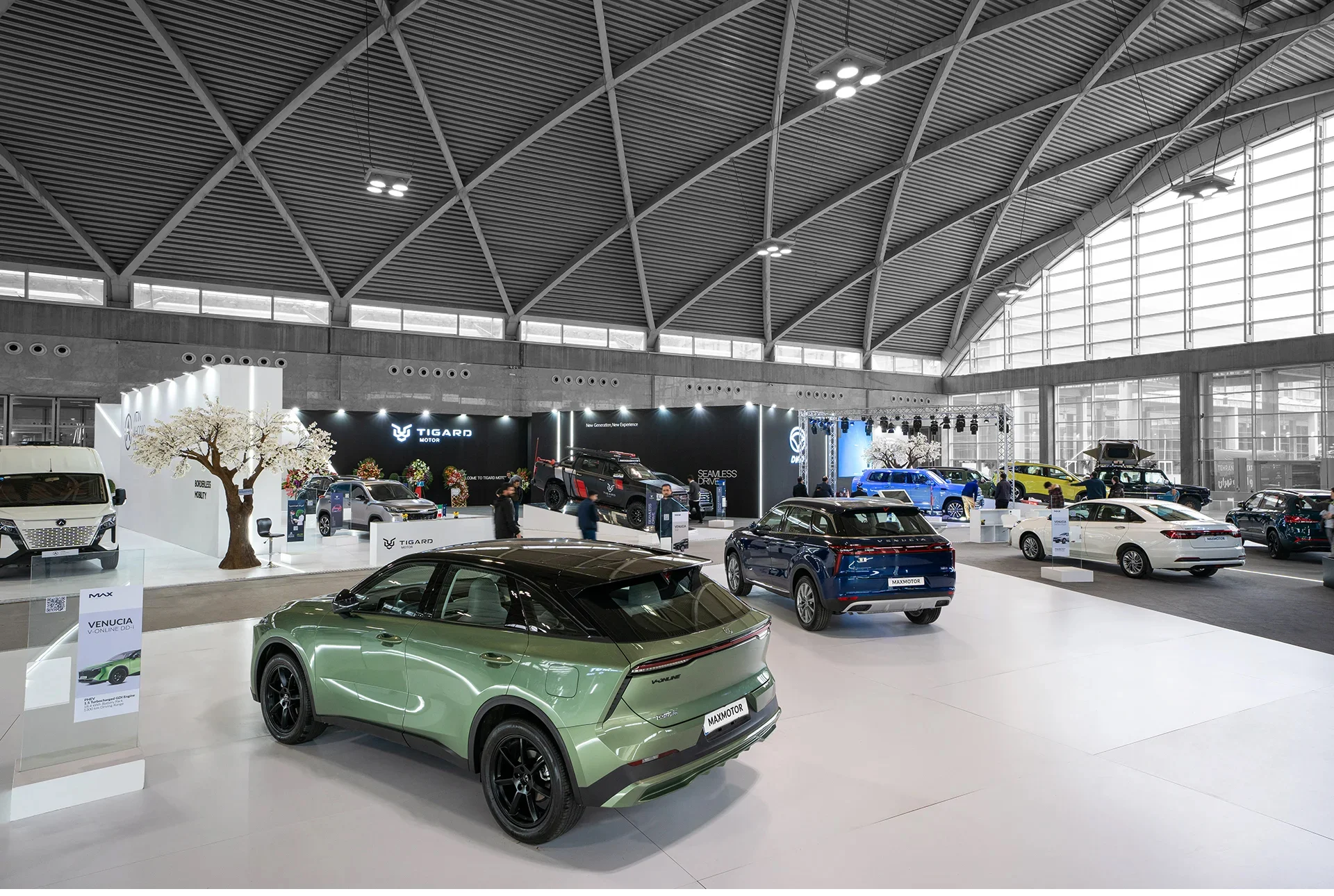   18 طراحی غرفه و غرفه سازی نمایشگاهی هولدینگ ماموت نمایشگاه خودرو شهر آفتاب 